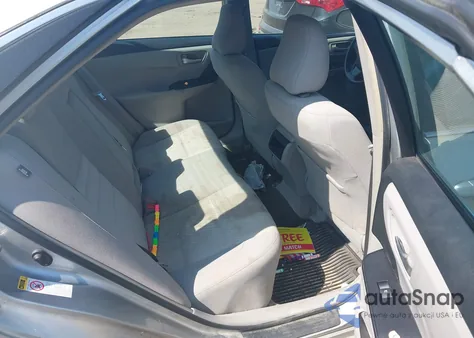 2017 Toyota Camry Le z USA, uszkodzony, nr VIN 4T1BF1FK3HU413455